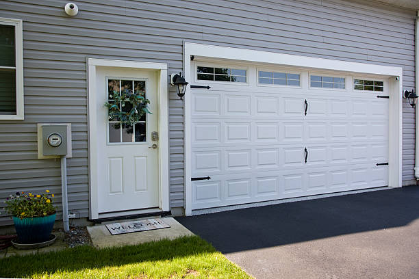 24/7 Emergency Garage Door Panel Replacement experts in Vauxhall, NJ